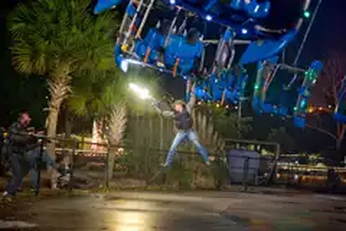 zombieland carnival woody harrelson