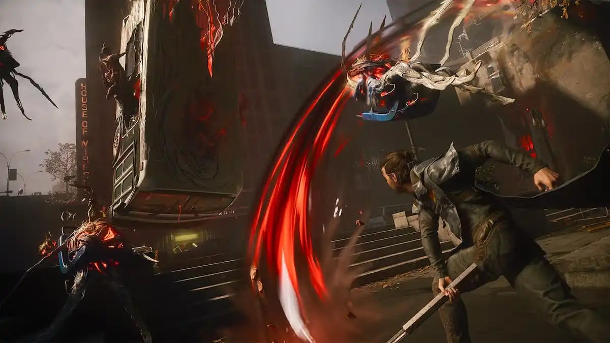 Dylan Faden attacks an enemy with the Aberrant in CONTROL Resonant.