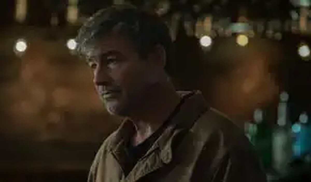 Hal Jordan (Kyle Chandler) scowls in Lanterns
