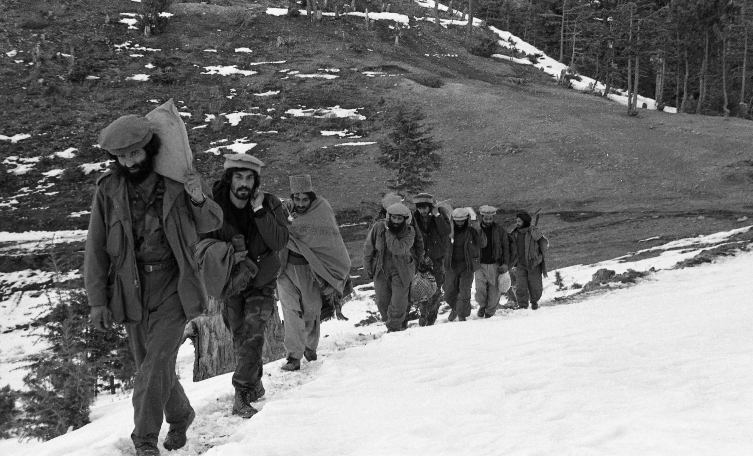Muj leaving for an operation. — 1988-02-01T00:00:00Z Dönemi Askeri Tarih Belgesi