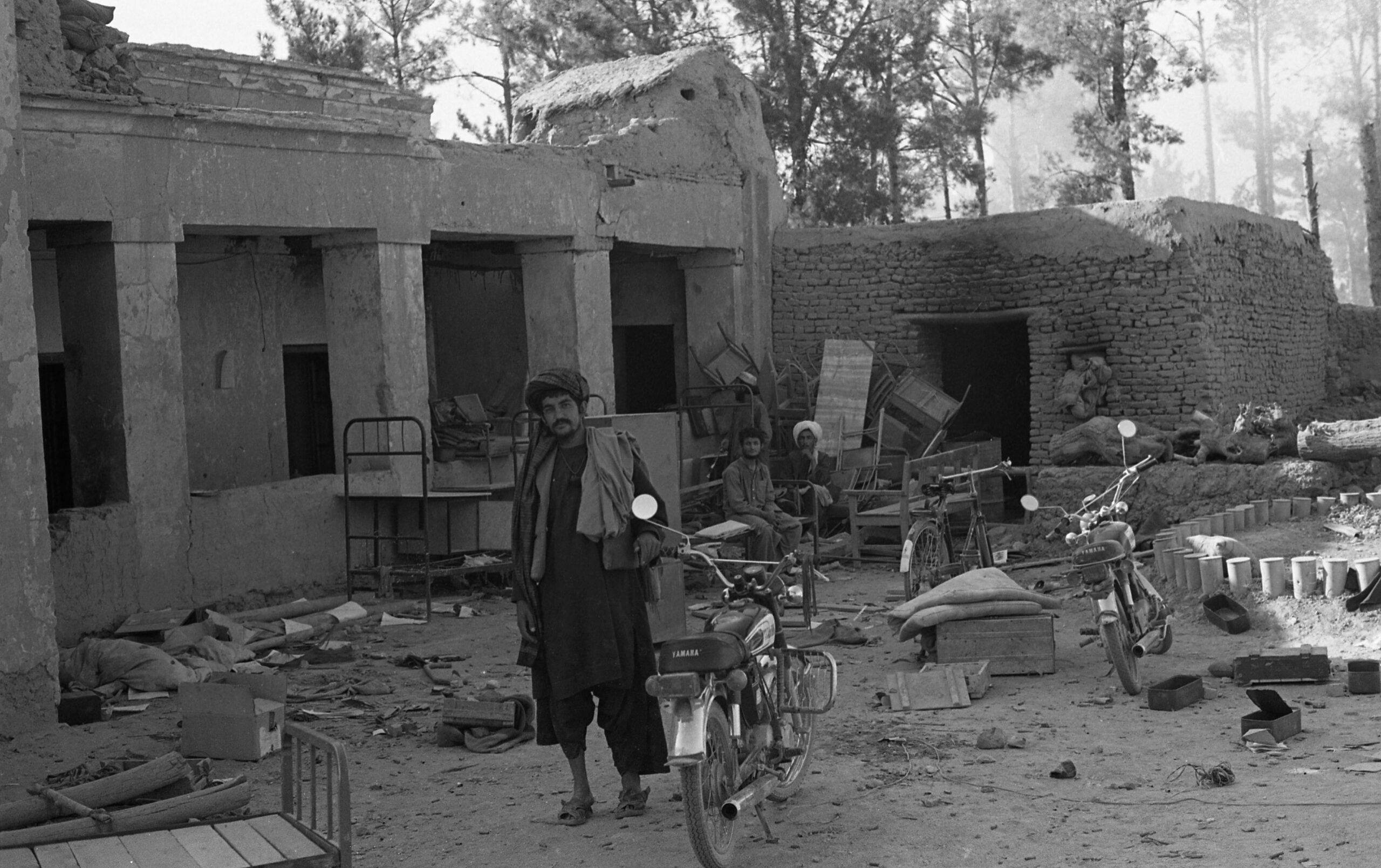 Afghan Askerinin Son Anları: Younus'un Kabul'ün Çöküşünü Çizen Postta Duran Muhafız