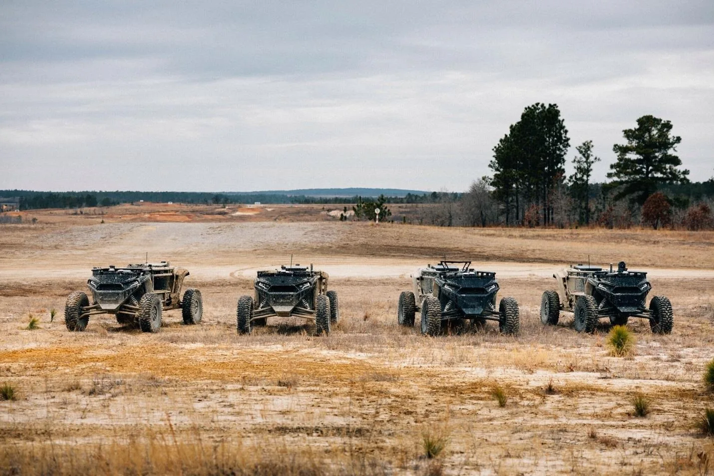 AGV'ler vs. UGV'ler: Sahaya Çıkan Yeni Bir Kara Otonomilik Sınıfı