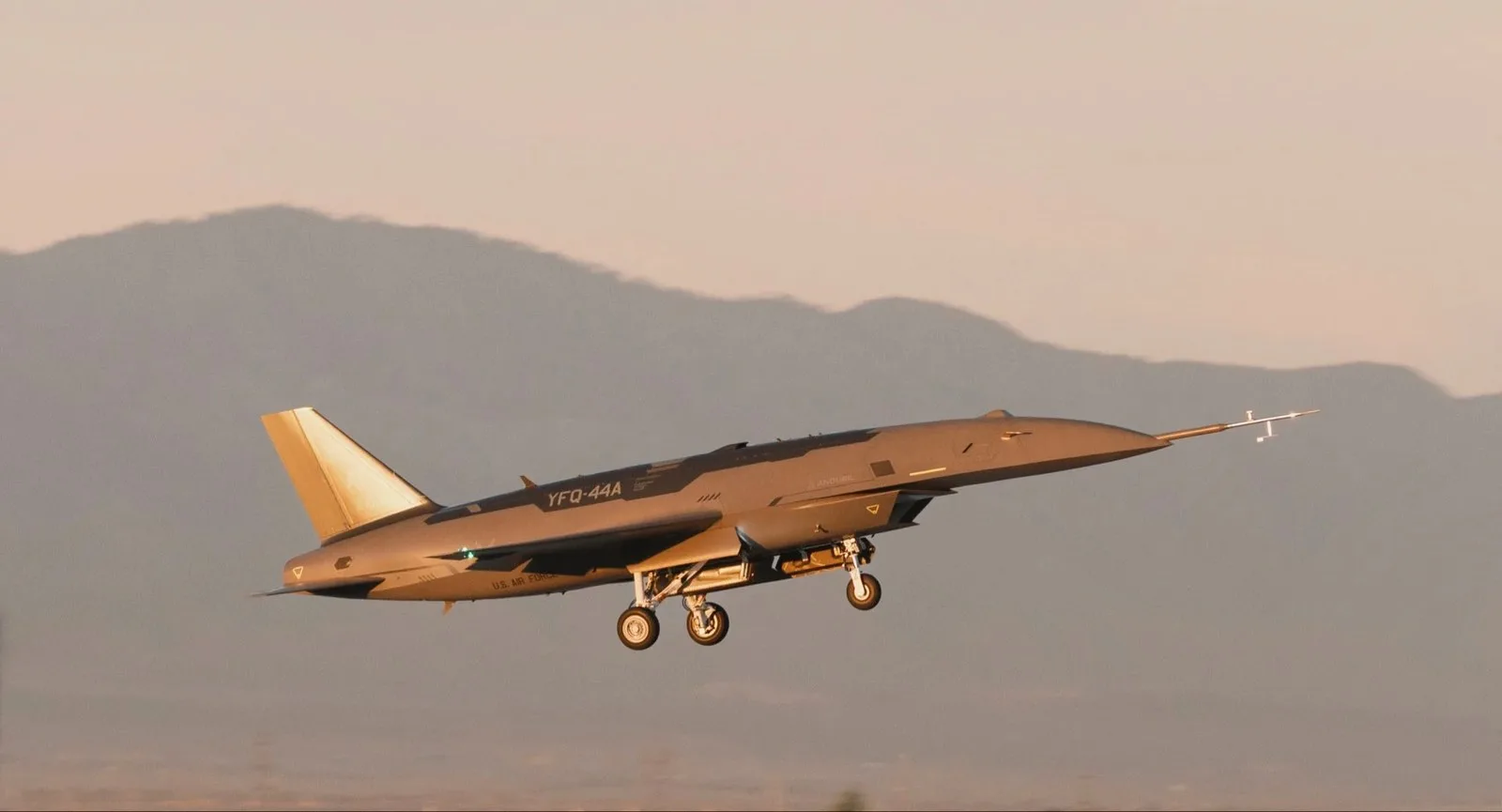 F-22 ile İnsansız Savaş Uçağı Kontrol Testi