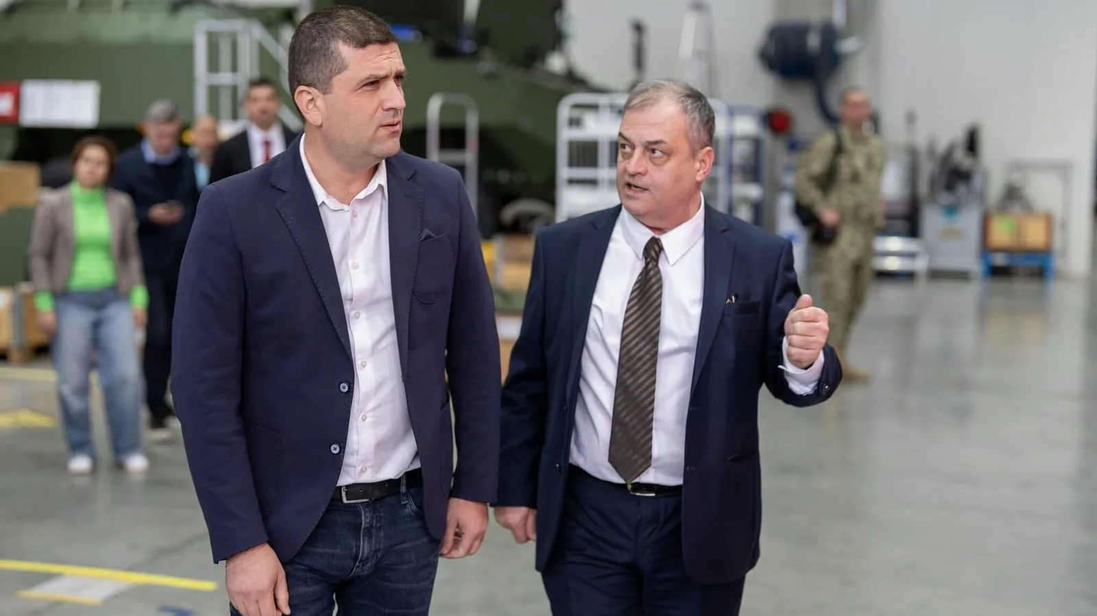 Bantla Bir Arada Tutulan Silah Sanayii: Romanya'nın Göz Ardı Edilen Savunma Sanayinin İçinden